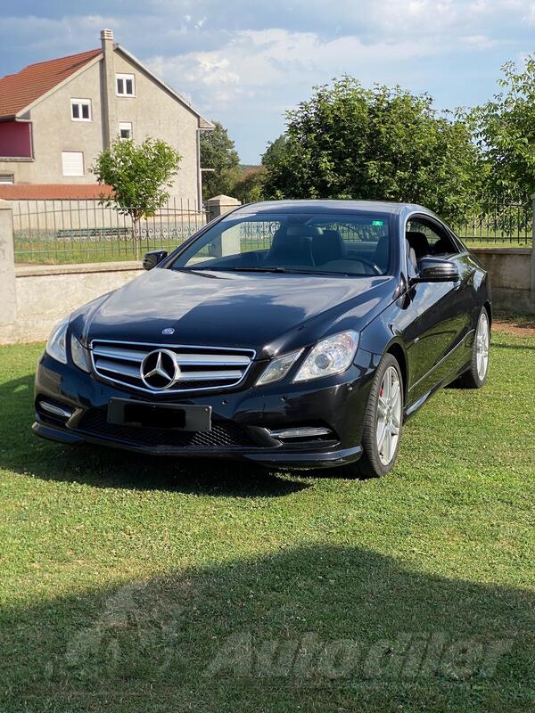 Mercedes Benz - E 200 - 1.8 benz