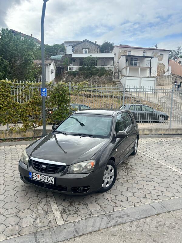 Kia - Cerato - 2.0 Crdi