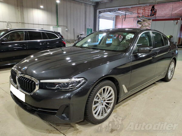 BMW - 520 - D G30 xDrive Tiptronik Business Line VIRTUAL COCKPIT 190 KS -FACELIFT