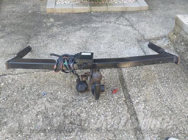 Буксировочный крюк Peugeot