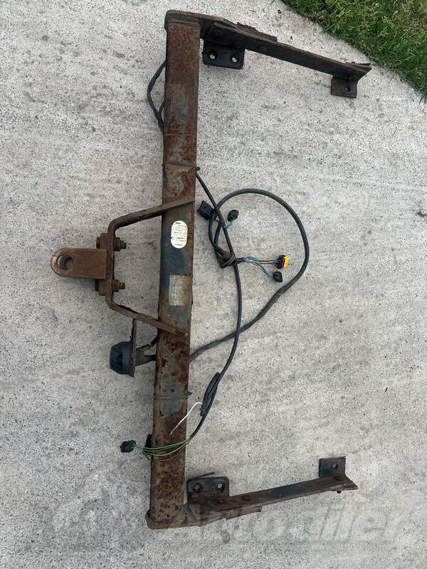 Буксировочный крюк Renault