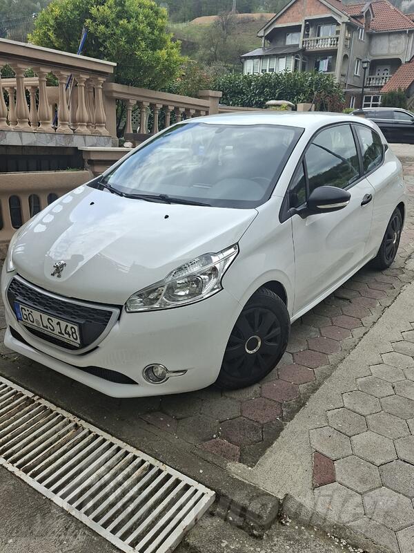 Peugeot - 208 - 1.4