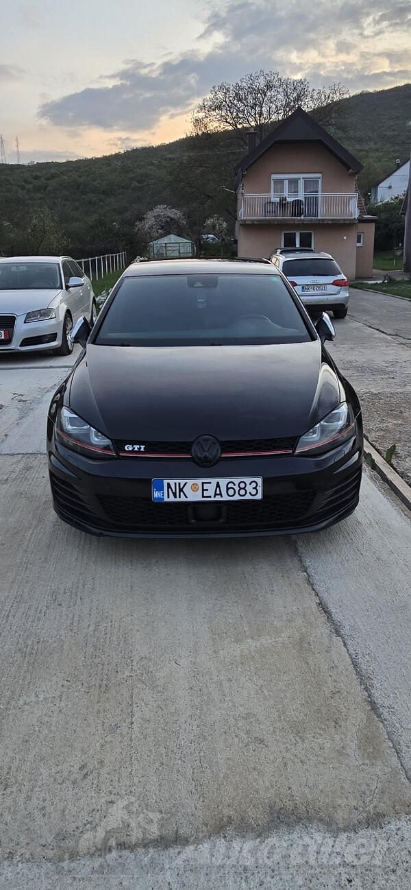 Volkswagen - Golf 7 - 2.0