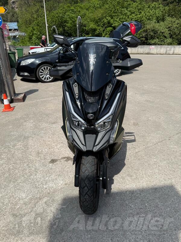 Kymco - downtown 350