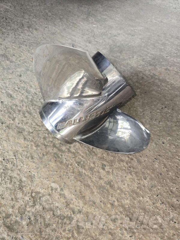 Propeller for watercrafts