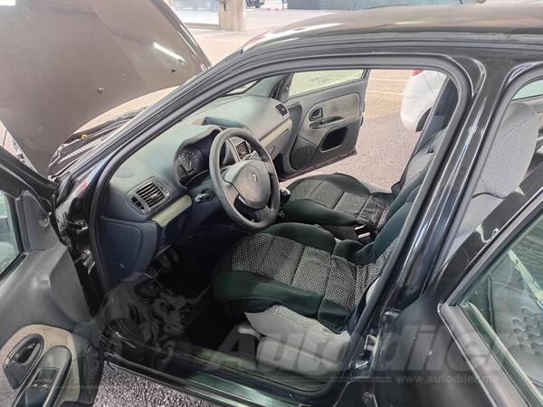 Renault - Clio - 1.5 DCI