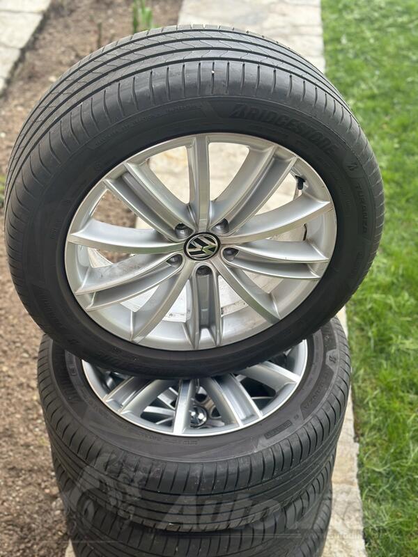 Fabričke felne i 18ka gume