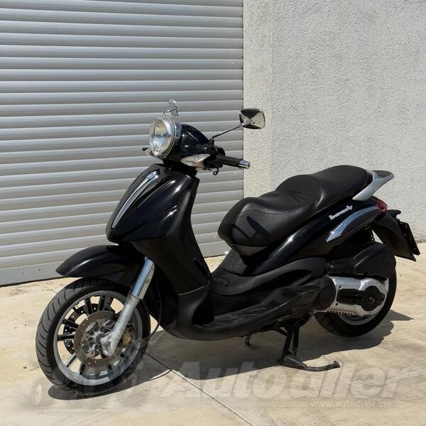 Piaggio - Beverly 500