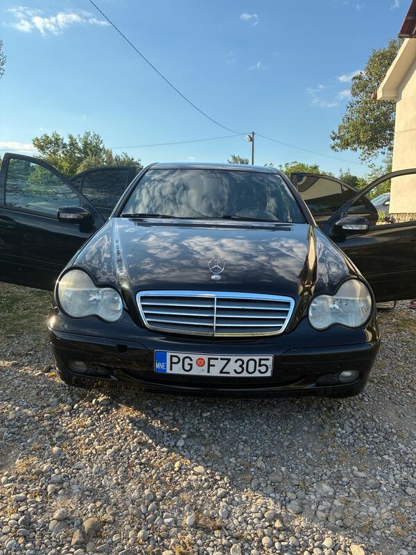 Mercedes Benz - C 200 - 2.0 kompressor
