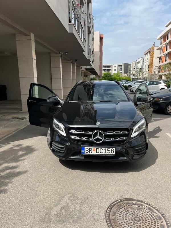 Mercedes Benz - GLA 220 - 2.0 100kw