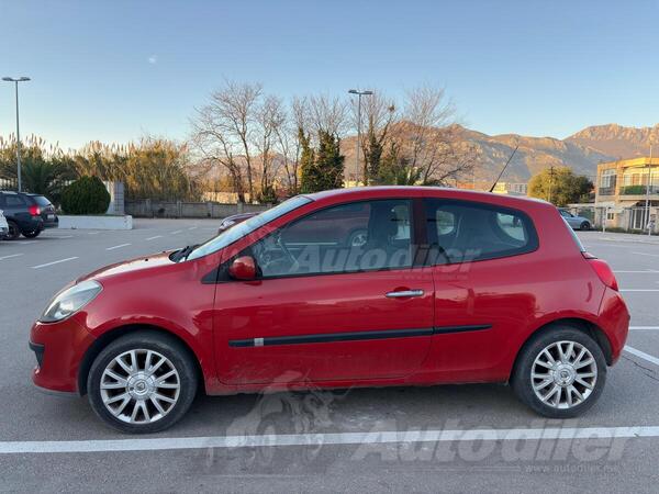 Renault - Clio - 1.6