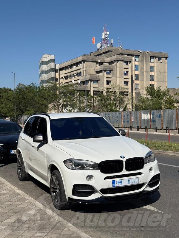 BMW - X5 M50 - 3.0