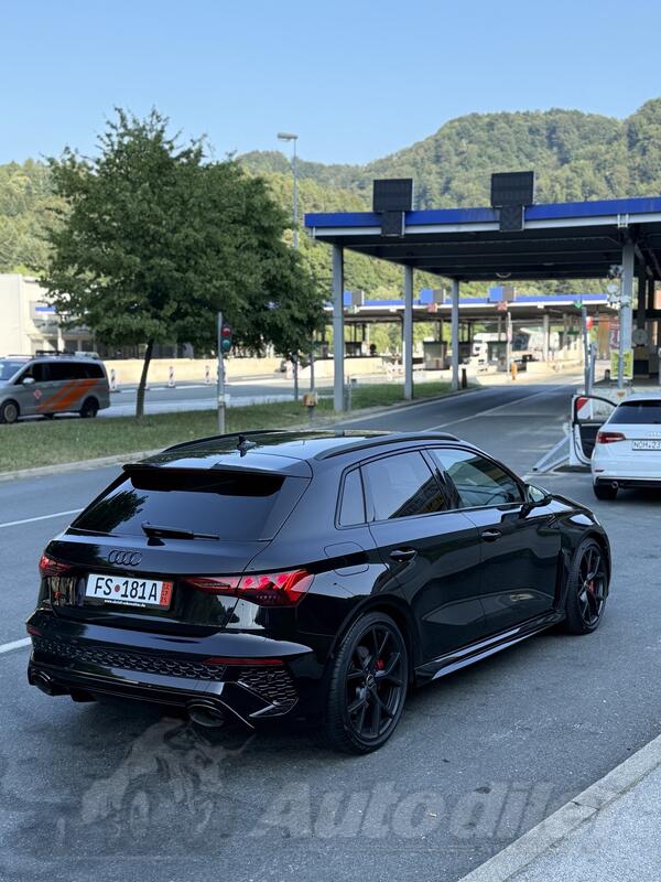 Audi - RS3 - Dynamic
