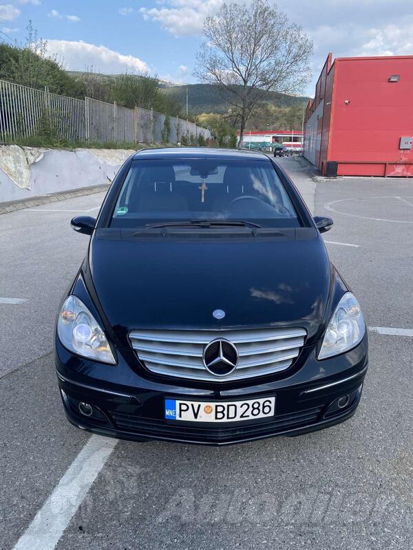 Mercedes Benz - B 180