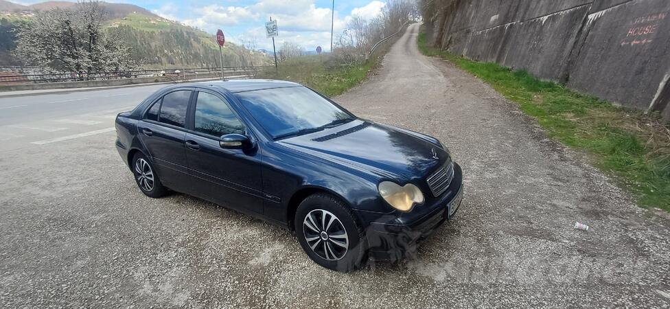 Mercedes Benz - C 220 - 2.2Cdi 105kw