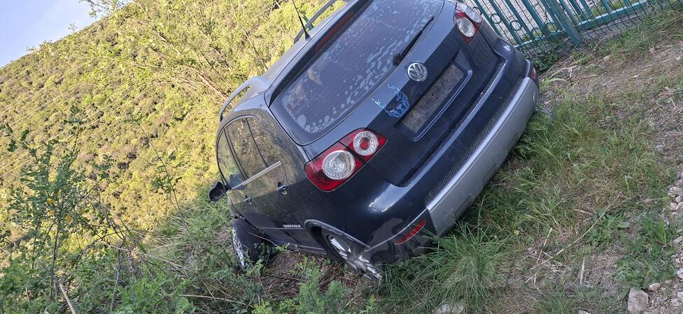 U djelovima Volkswagen - Golf 5 2.0