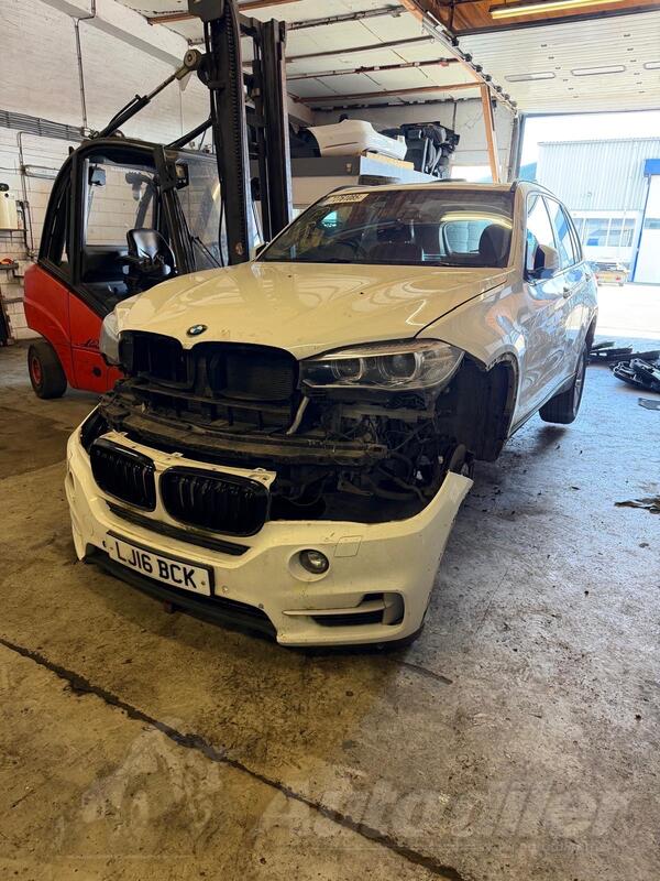 U djelovima BMW - X5 3.0 d