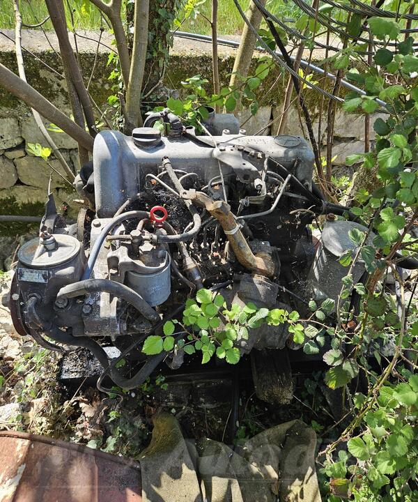 Motor za Automobile - Mercedes Benz - 200    - 1988