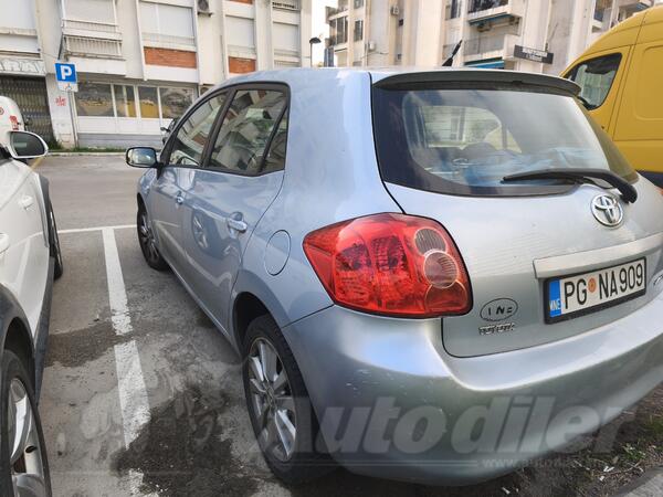 Toyota - Auris - 1.6 benzin