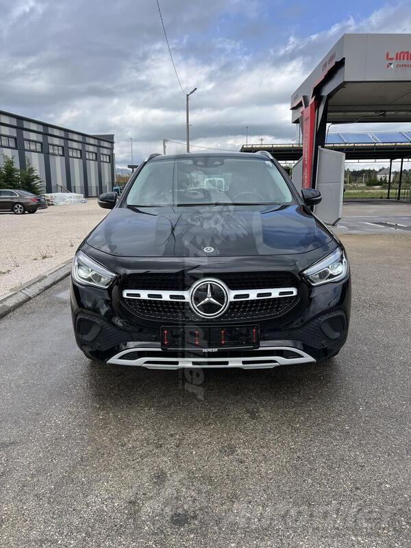 Mercedes Benz - GLA 200