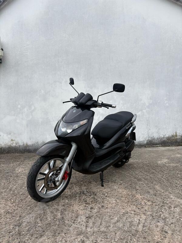 Piaggio - Beverly 200