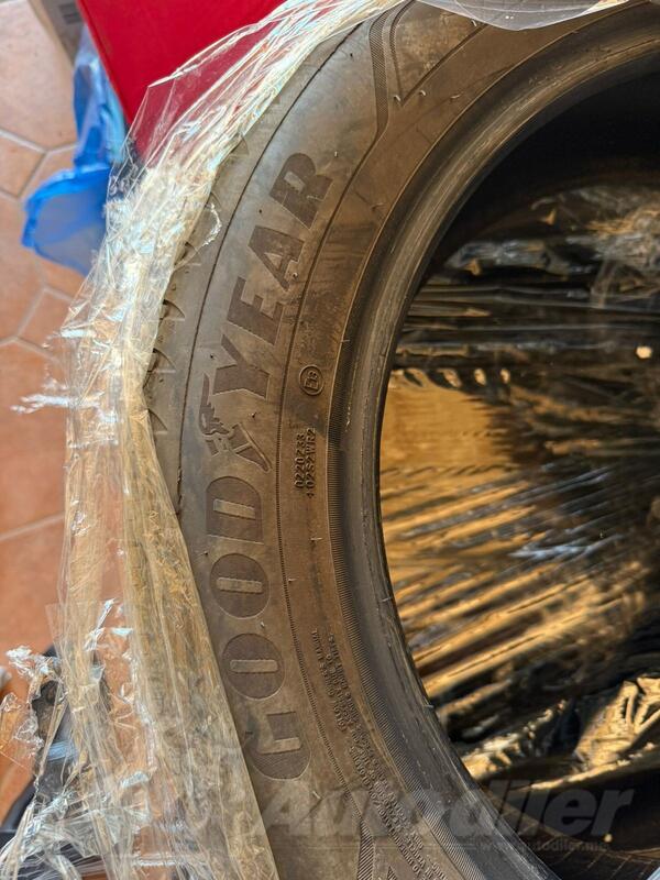 GoodYear - performace efficient grip - Summer tire