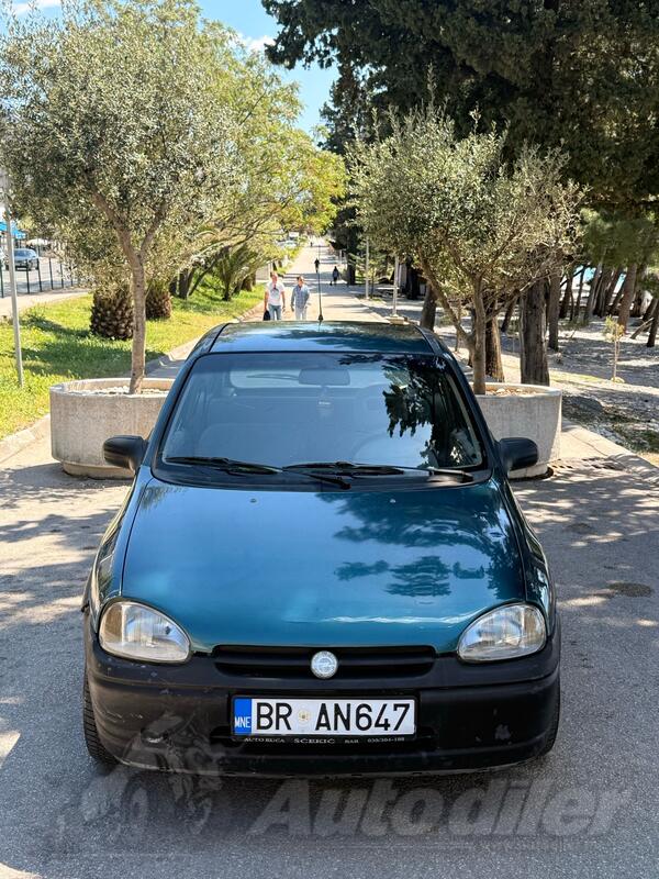 Opel - Corsa - 1.2 BENZIN