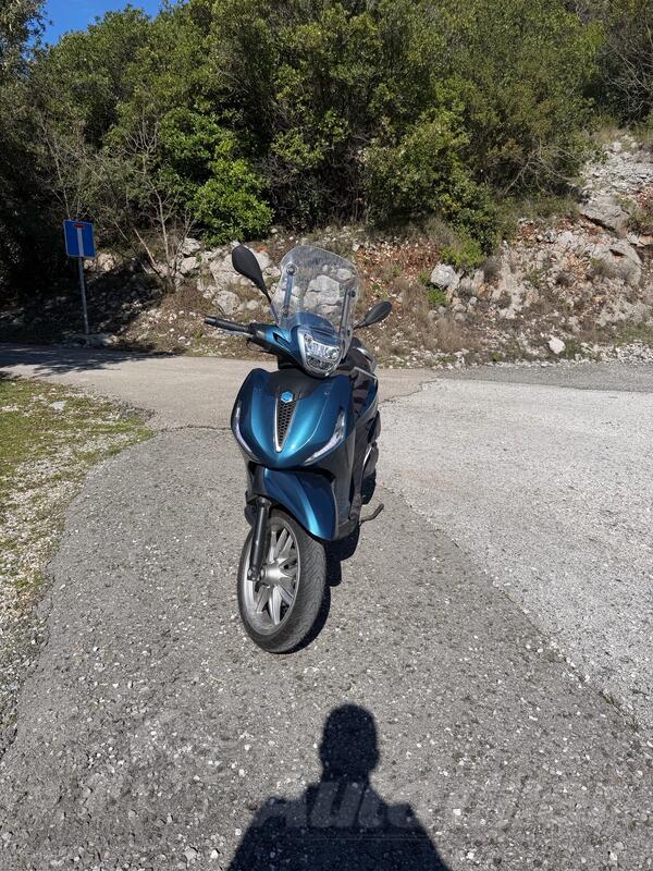 Piaggio - Beverly 400