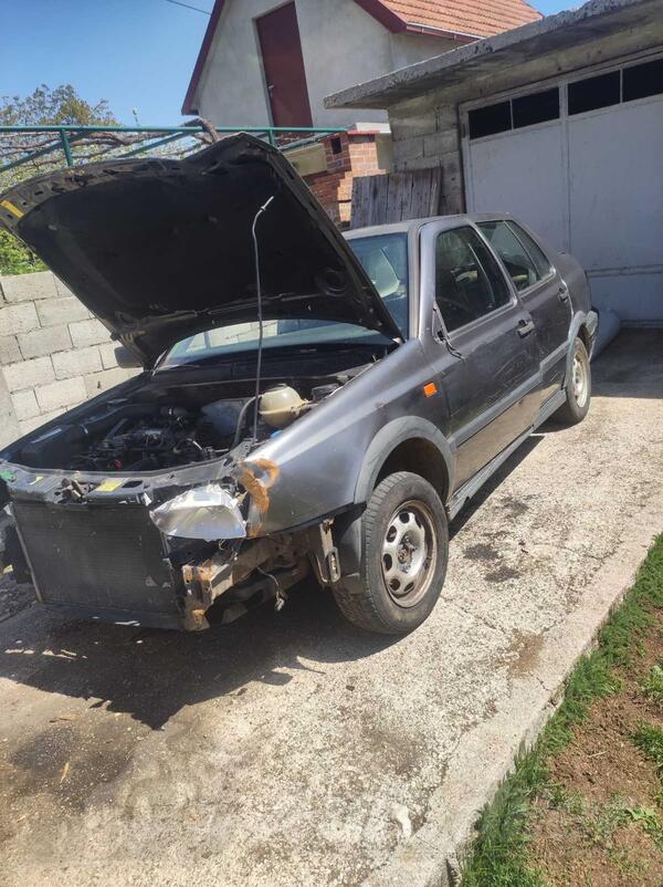 Volkswagen - Vento - 1.9 gtd