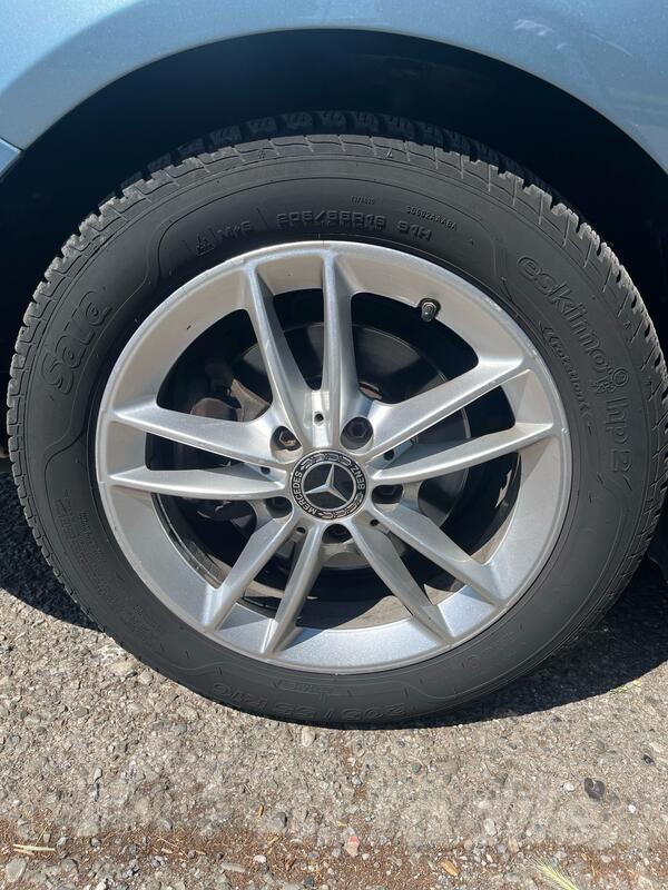 Fabričke felne i sava gume