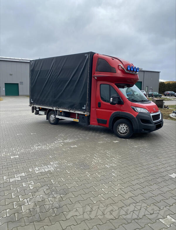 Peugeot - Boxer 2.0 BlueHDi / rampa / kamion s ceradom < 3.5t / LA2485
