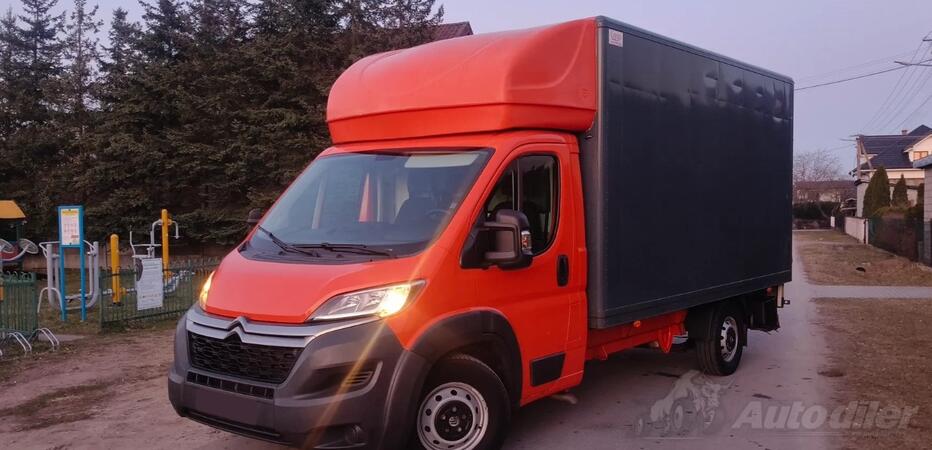 Citroen - Jumper 3.0 box truck / rampa / kamion furgon < 3.5t / LA2512