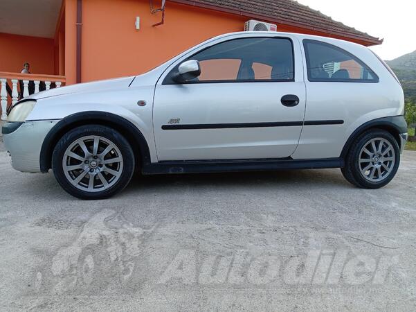 Opel - Corsa - 1,4 benzin-plin