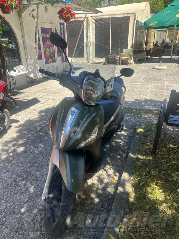 Piaggio - Beverly 300 S