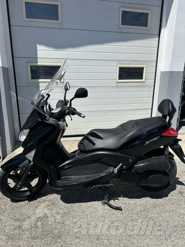 Yamaha - X-MAX