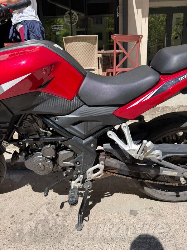 Benelli - TRK 251 limited edition