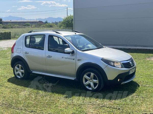 Dacia - Stepway - 1.5 dci