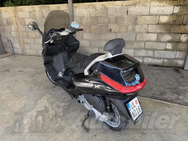 Piaggio - X Evo