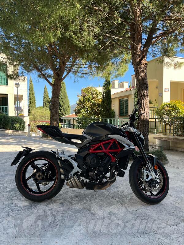 MV Agusta - BRUTALE-800
