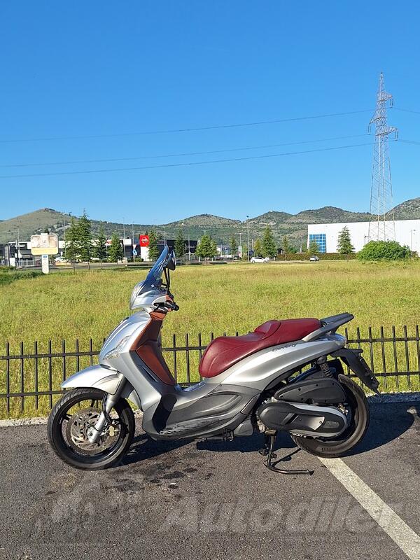 Piaggio - Beverly Sport Touring