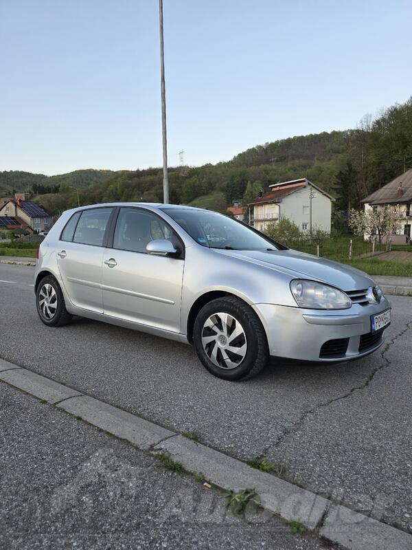 Volkswagen - Golf 5 - 1900