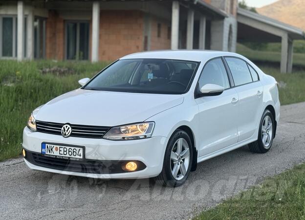 Volkswagen - Jetta - TSI