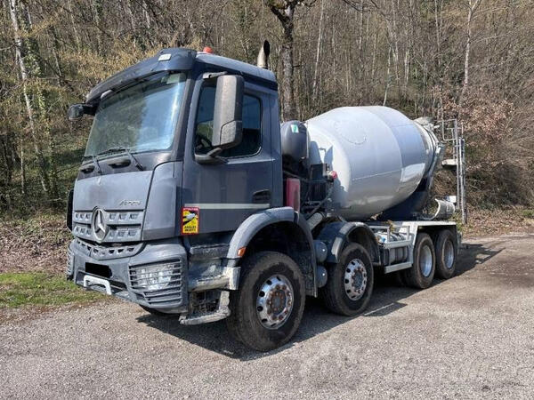 Mercedes Benz - Arocs 3240 mixer truck kamion s mešalicom za beton / LA2615