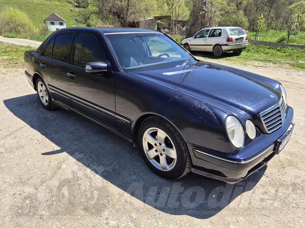 Mercedes Benz - E 270 - w210