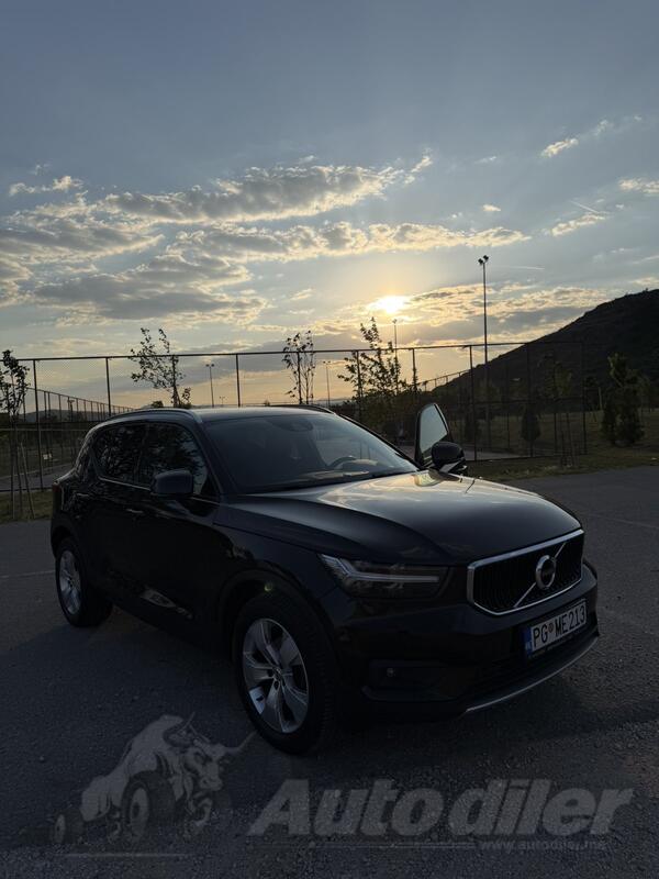 Volvo - XC 40 - 2000
