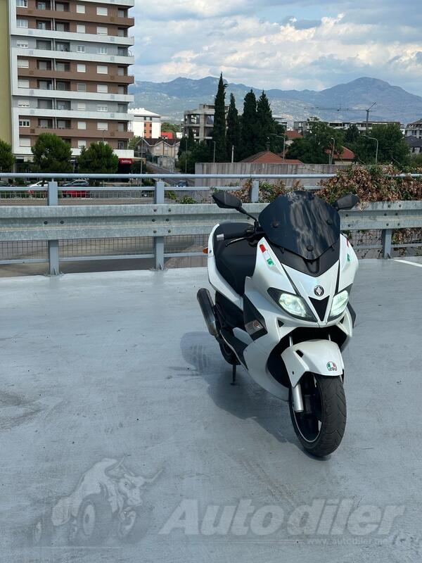 Gilera - Nexus 250