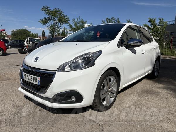 Peugeot - 208 - 1.2 Allure benzin