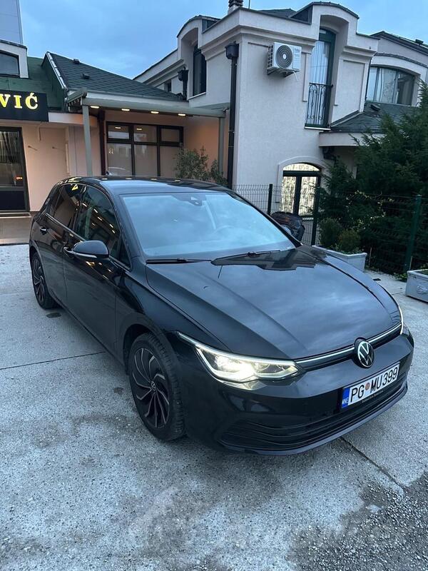 Volkswagen - Golf 8