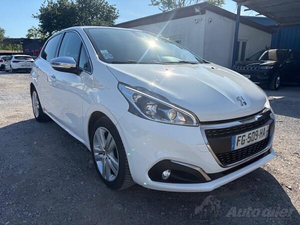 Peugeot - 208 - 1.2 benzin Allure automatik