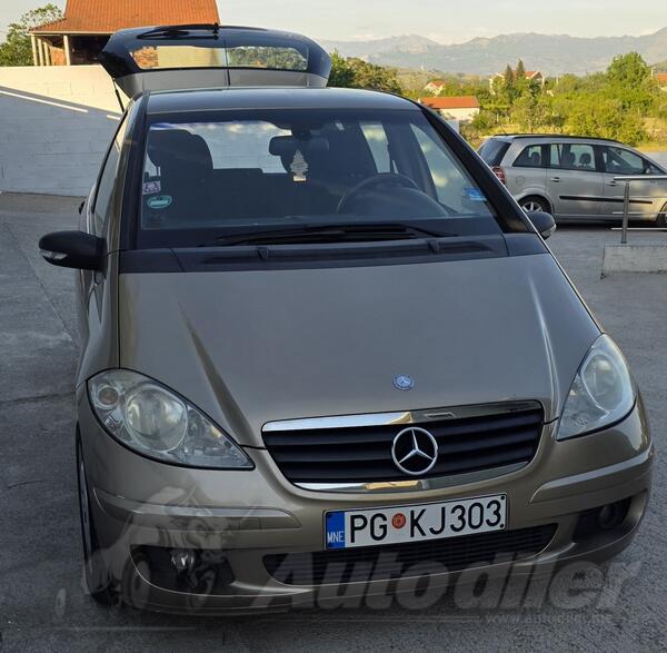 Mercedes Benz - A 180